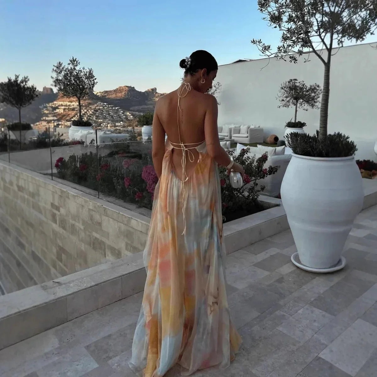 Vestido maxi Megan con cuello halter y cordones