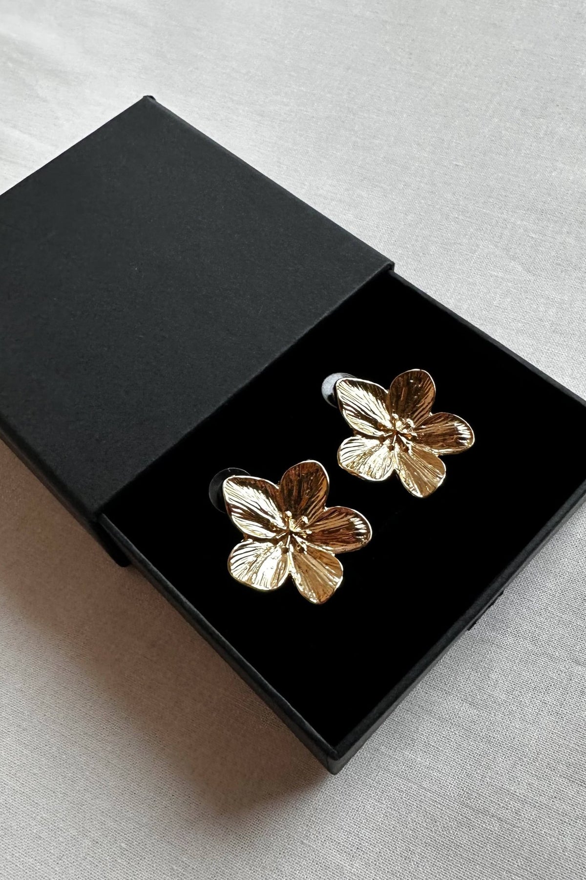 ZEYA - Lea flower Earrings