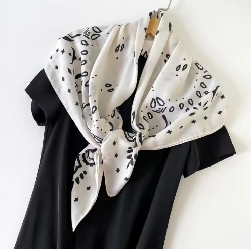 Pañuelo Reese Bandana de Punto con Paisley