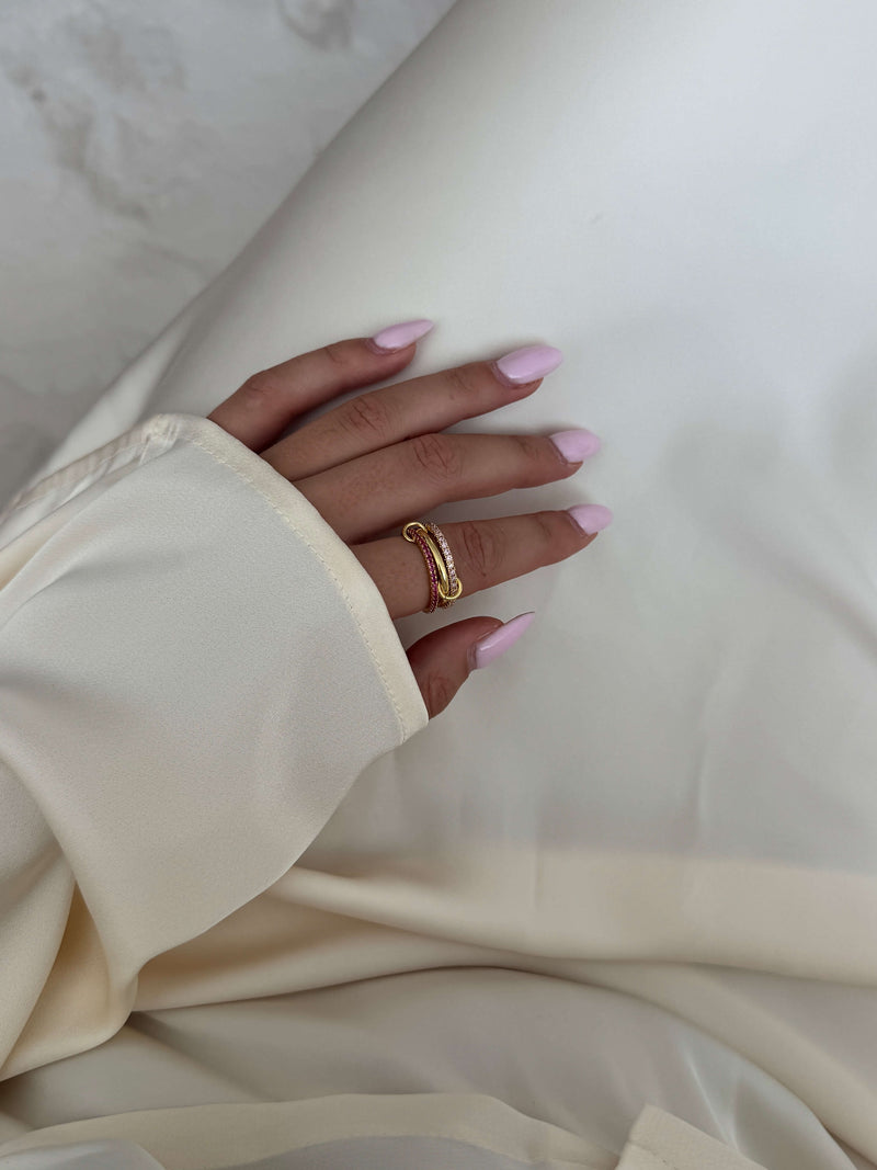 Anillo apilado con piedras de imitación rosa rosado