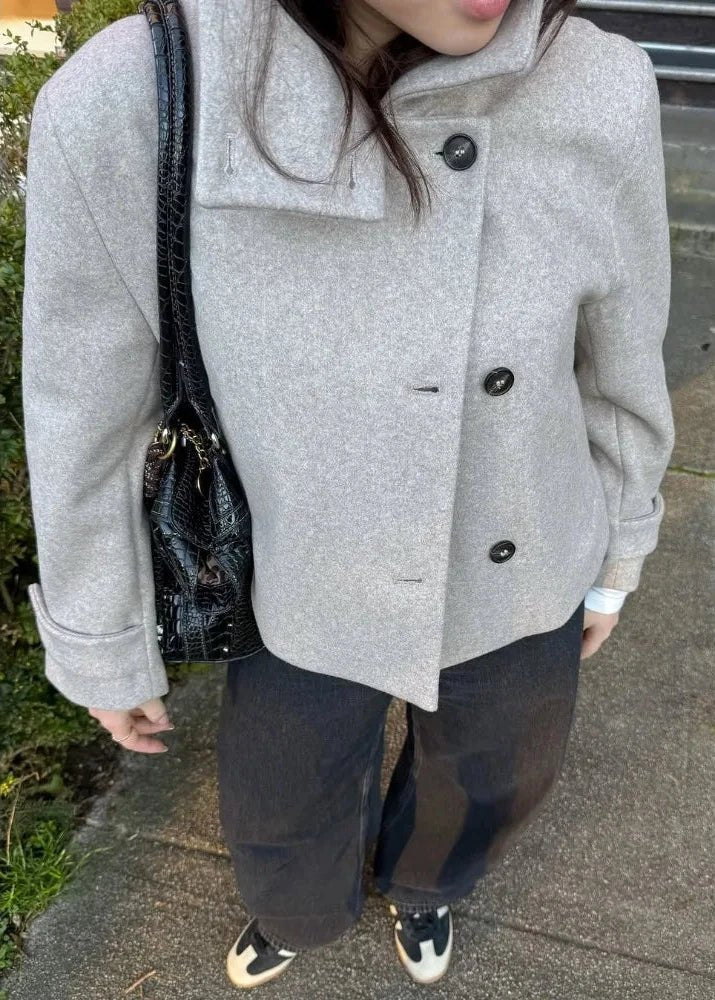 Chaqueta Alice con cuello alto y bolsillos