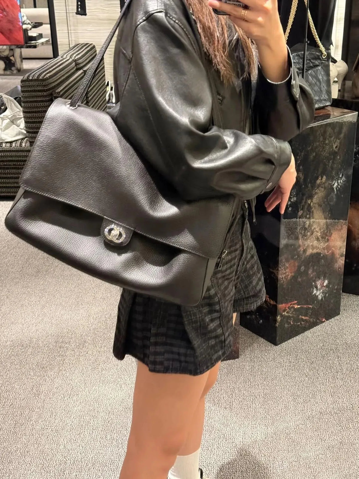 Bolso bandolera Emma con solapa y hebilla