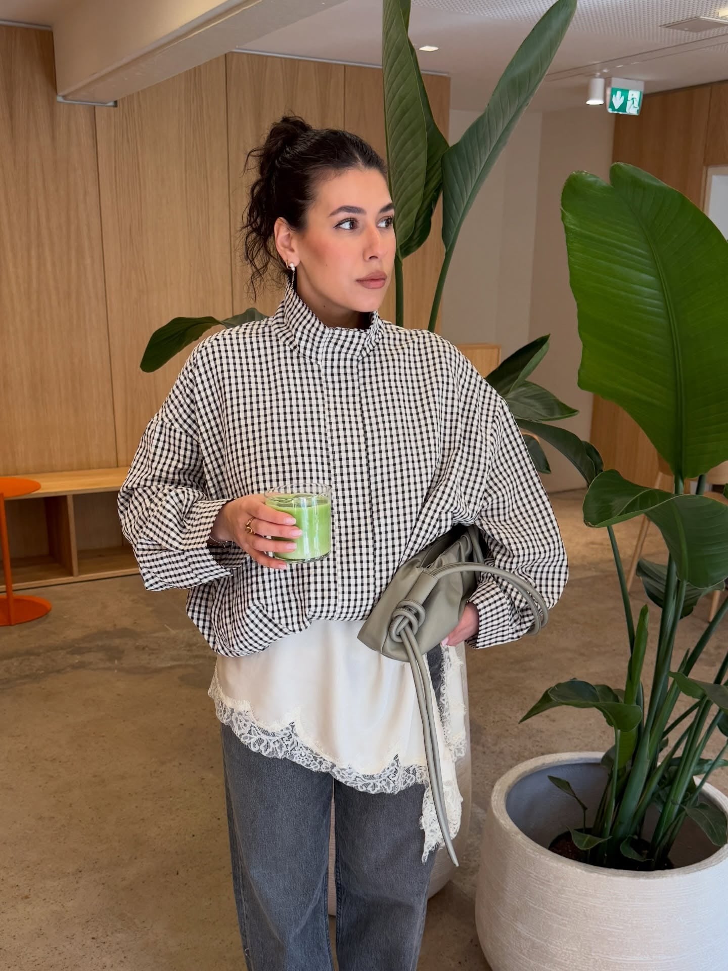 Chaqueta Christina de cuadros con cuello tipo embudo
