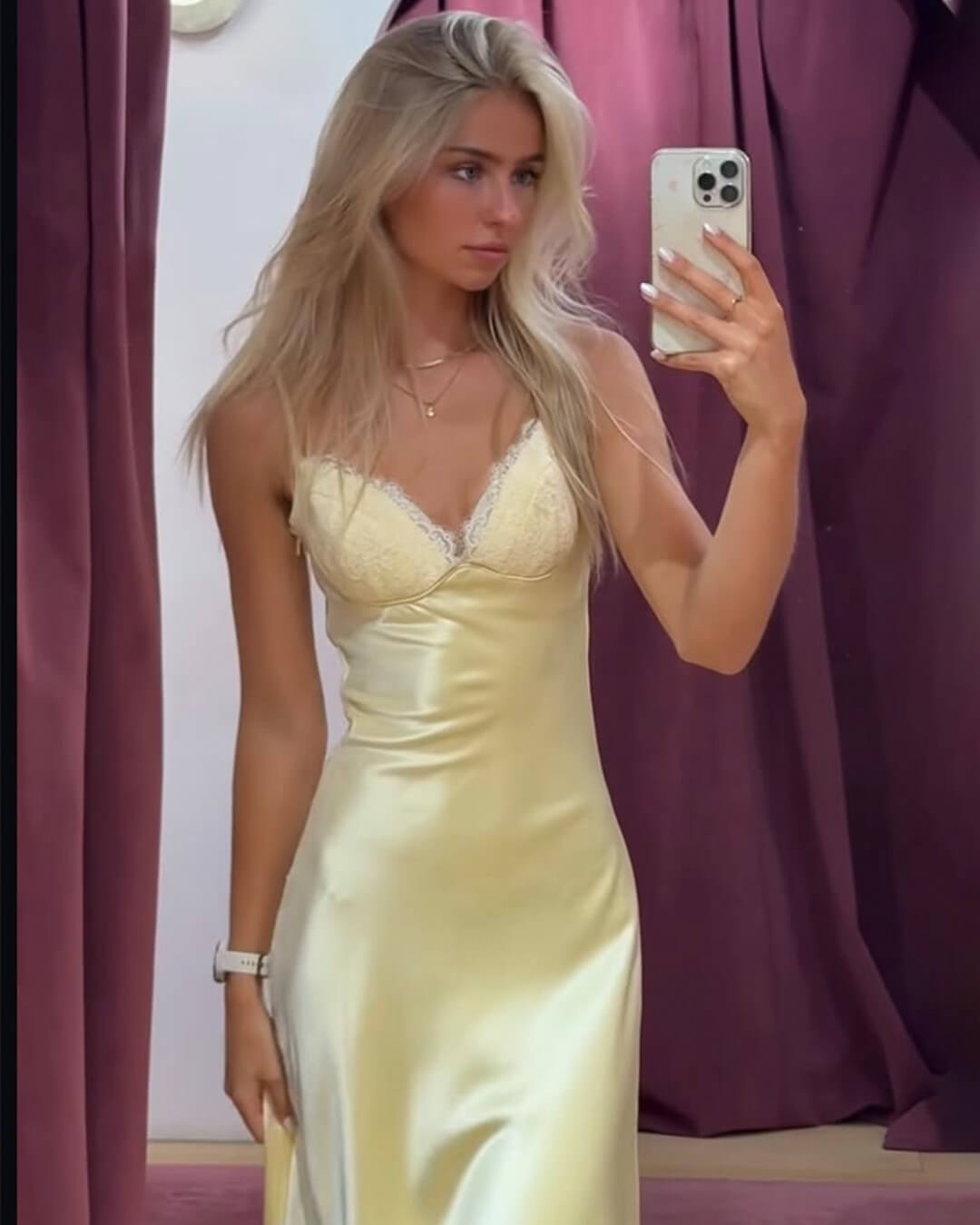 Vestido midi satinado Marcella con espalda descubierta