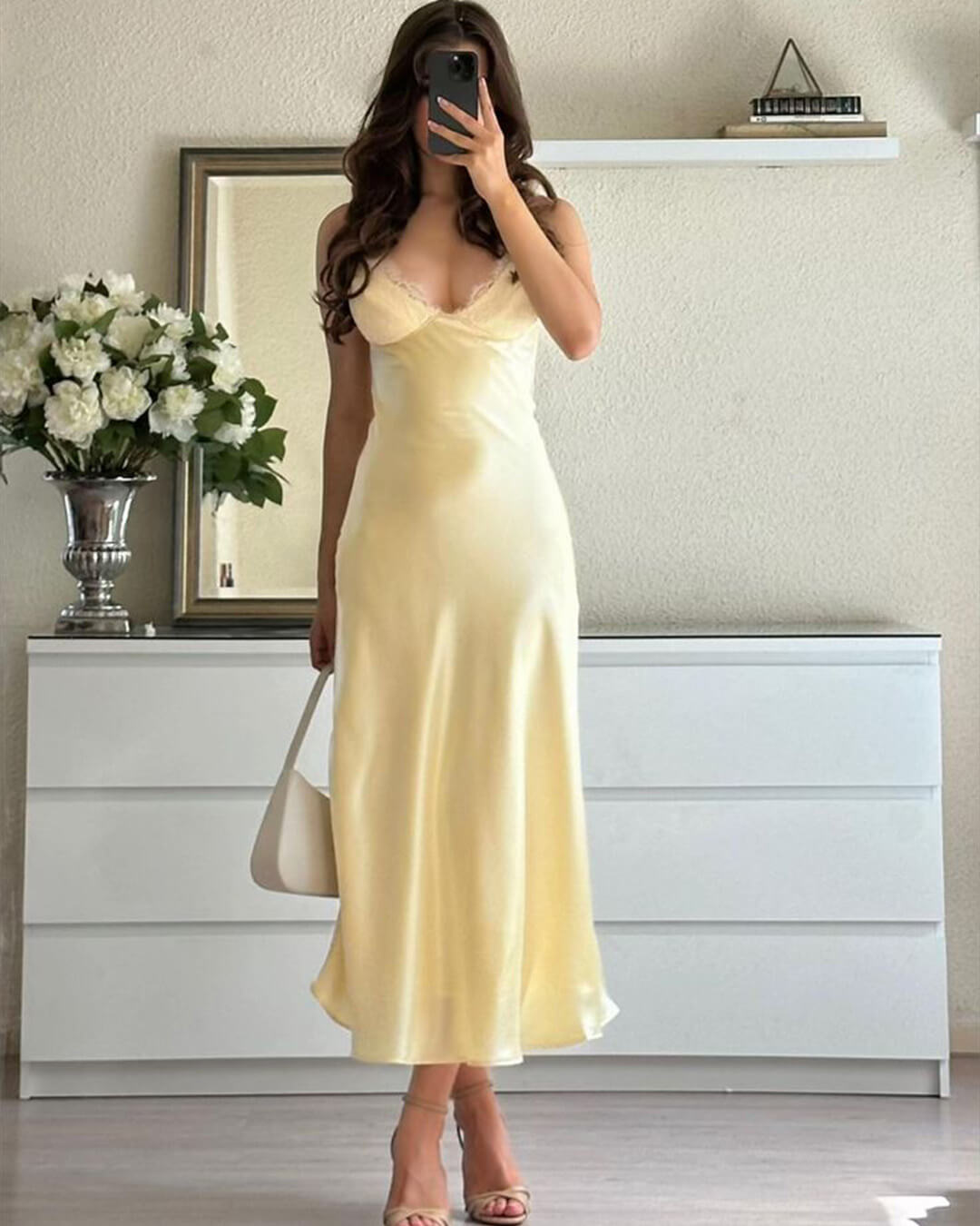 Vestido midi satinado Marcella con espalda descubierta