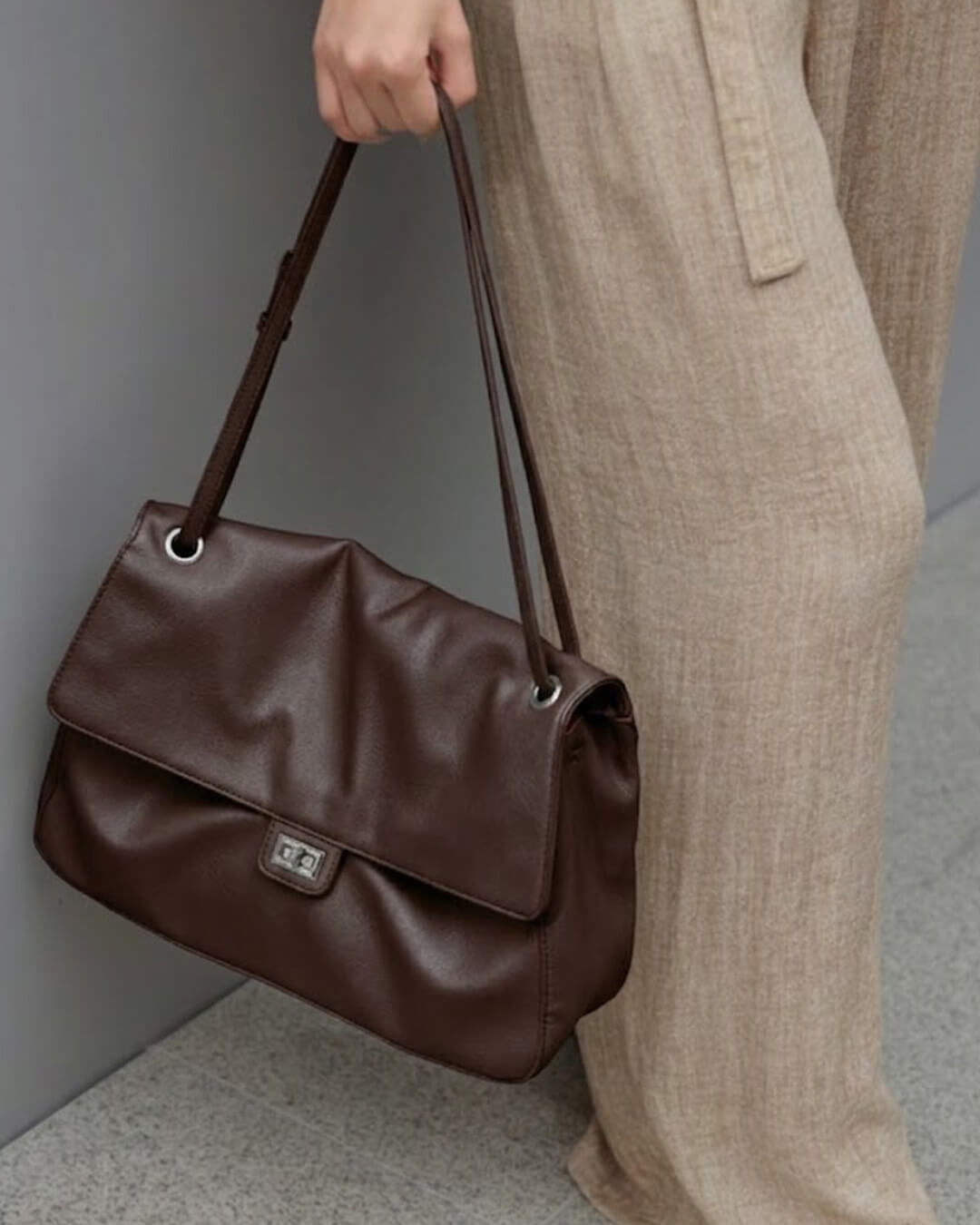 Bolso bandolera de cuero Ava Maxi Flap