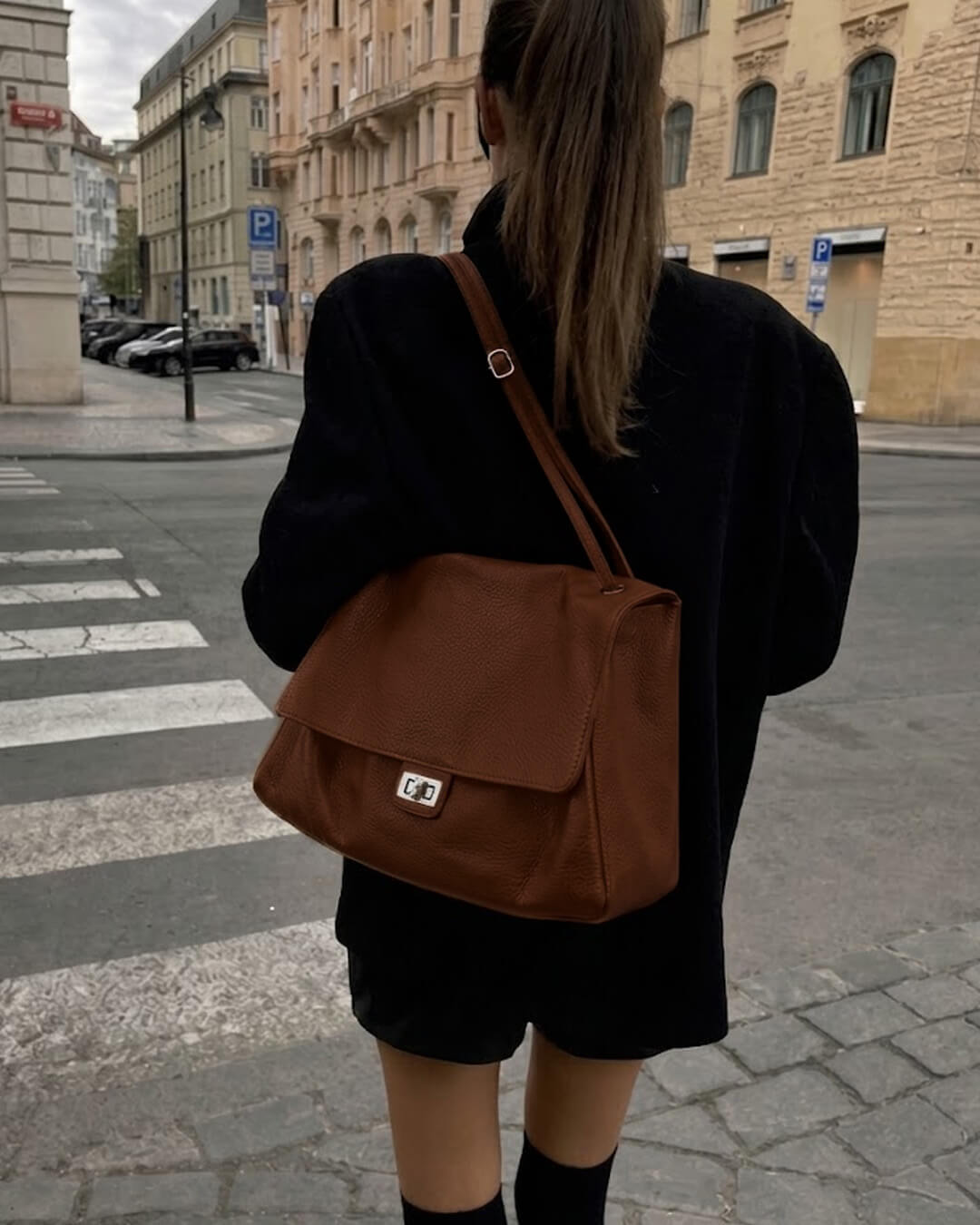 Bolso bandolera de cuero Ava Maxi Flap