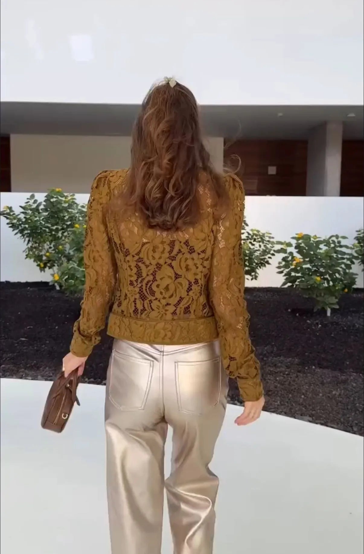 Blusa transparente de encaje Hannah
