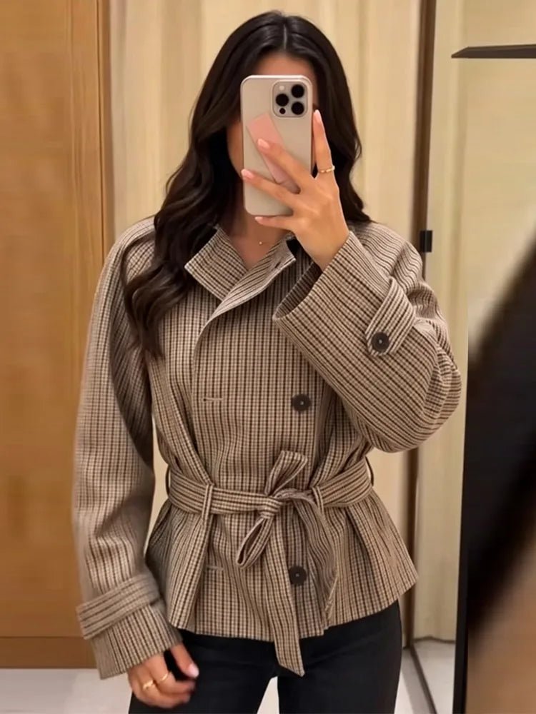 Gabardina Fiona de cuadros con cuello alto