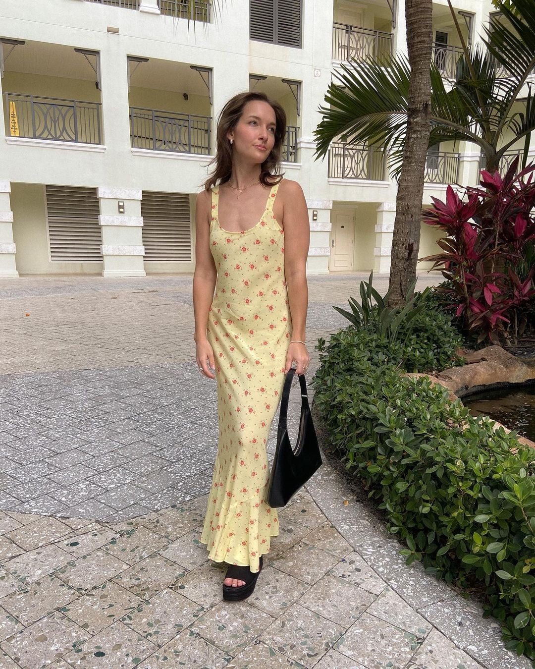 Vestido Hermione acampanado con volantes y estampado floral