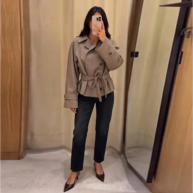 Gabardina Melissa de cuadros con cinturón