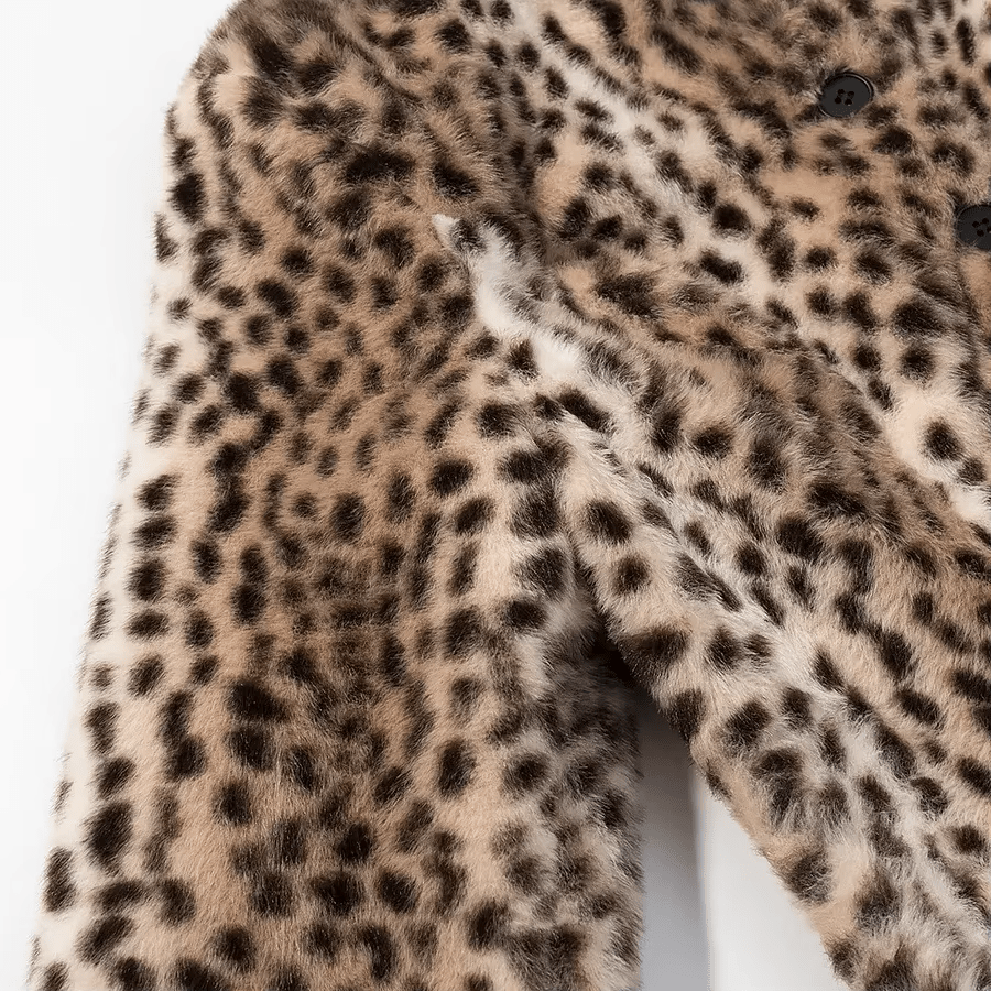 Chaqueta corta de pelo sintético con estampado de leopardo Katie