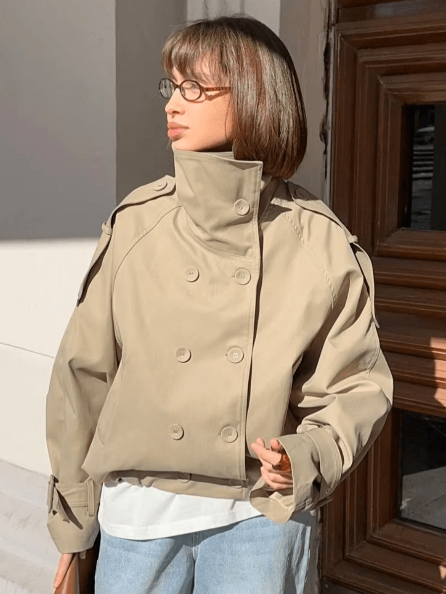 Chaqueta corta tipo trench Natalie con cuello alto