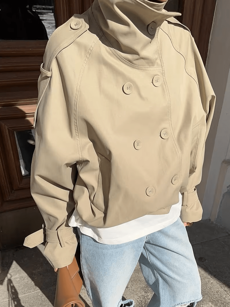 Chaqueta corta tipo trench Natalie con cuello alto