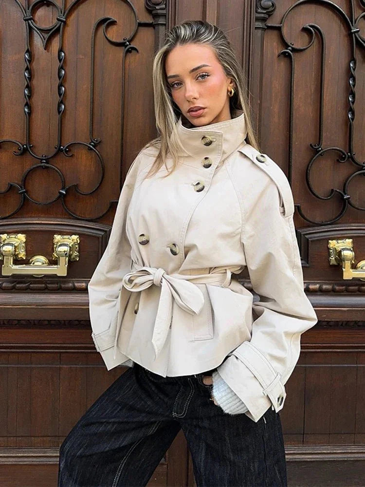 Anna trench corto con cinturón