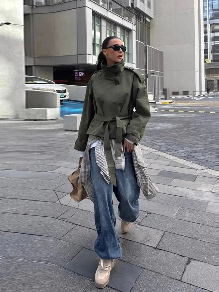 Anna trench corto con cinturón