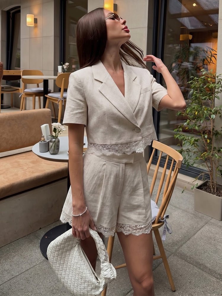 Margot conjunto corto de dos piezas con detalles de encaje