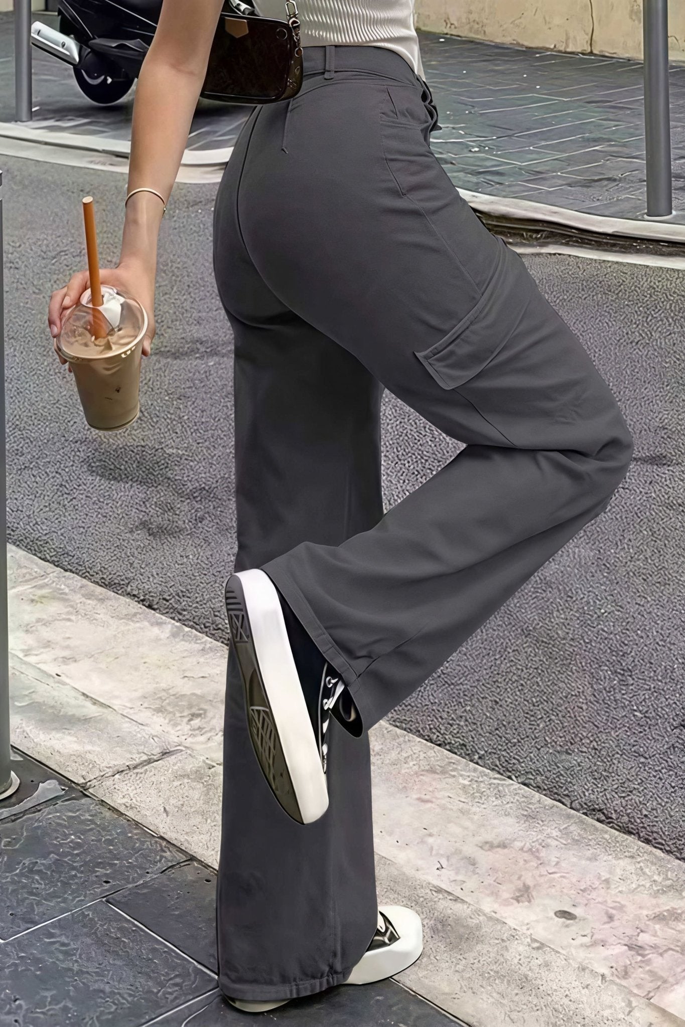 Sara Pantalones Cargo Rectos con Bolsillos