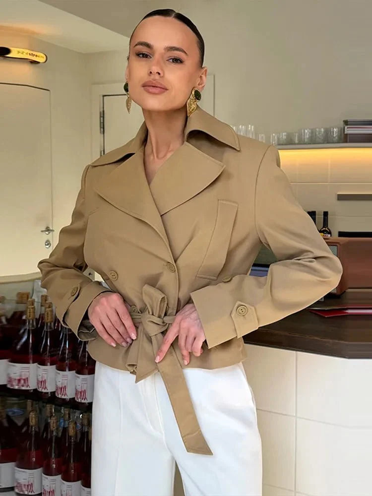 Trench corto Teresa con cordones
