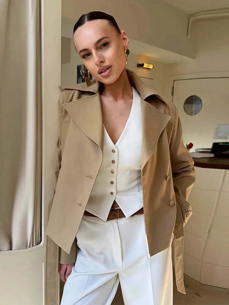 Trench corto Teresa con cordones