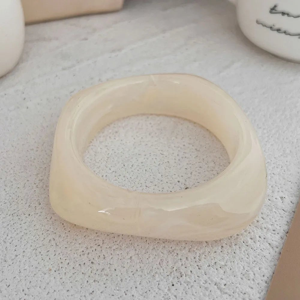 ZEYA - Araceli Bangle Bracelet - Vintage Chunky Resin Acrylic for Women