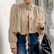 Chaqueta Avery Plisada y Corta
