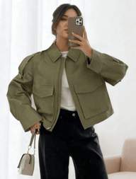 Mia chaqueta corta con bolsillos