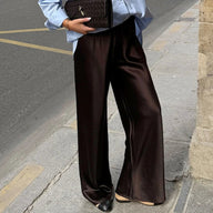 Pantalones acampanados Brie en satén