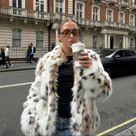 Abrigo de piel sintética de leopardo Camella