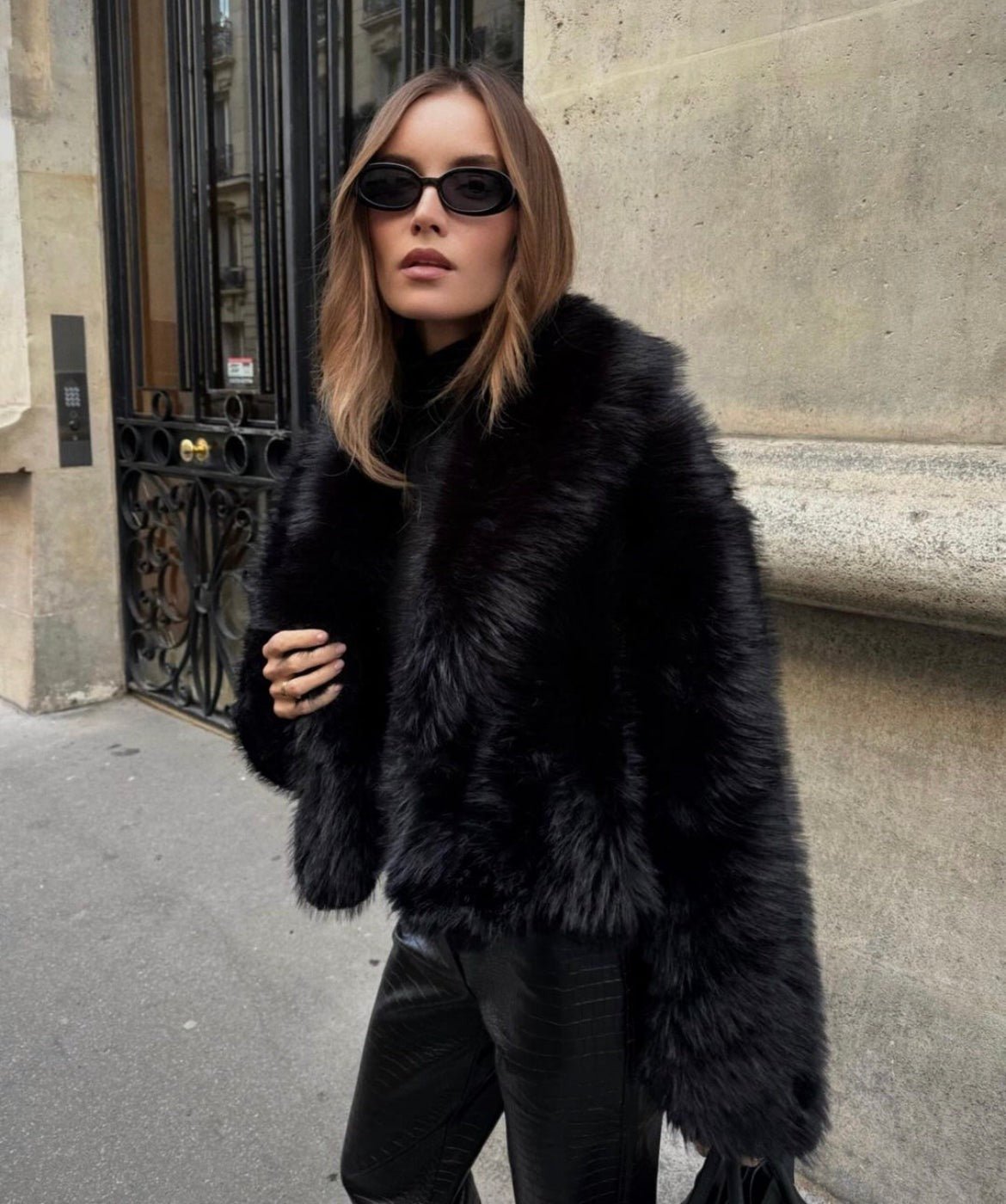 ZEYA - Cropped black Faux Fur Coat