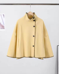 Chaqueta Emma de cuello alto con botones