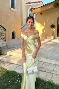 Vestido maxi Jane de satén con hombros descubiertos