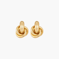 Pendientes de nudo retorcido atemporales