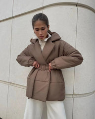 Chaqueta acolchada Lou con cinturón