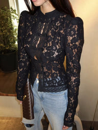 Blusa Mariana de encaje transparente