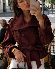 Chaqueta Nicole con Cinturón y Cuello Funnel en Ante Sintético
